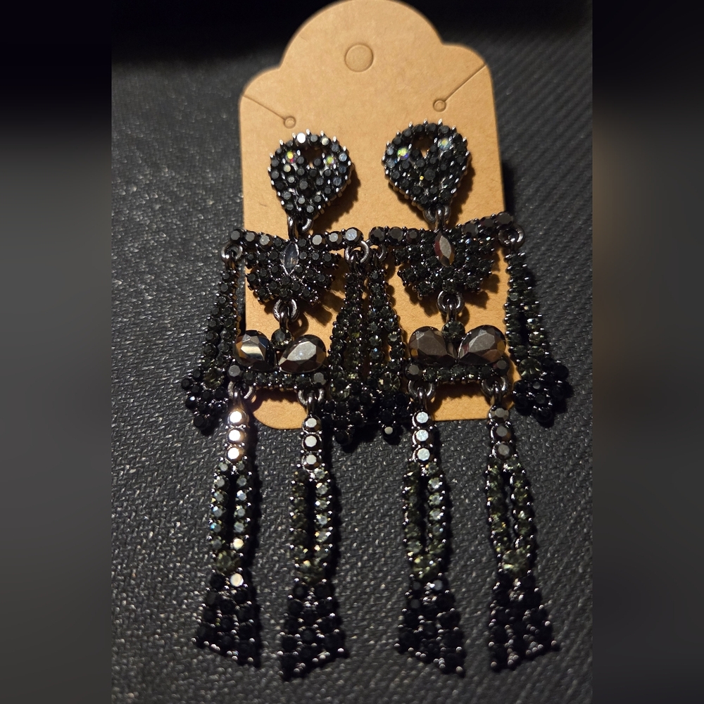 🚨2 For $25🚨Piper K: Creep It Real Glass Stone Drop Earrings